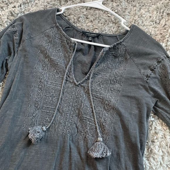 LUCKY BRAND || Woman’s gorgeous Bohemian Pom Pom ruffle charcoal top tribal - Picture 2 of 9